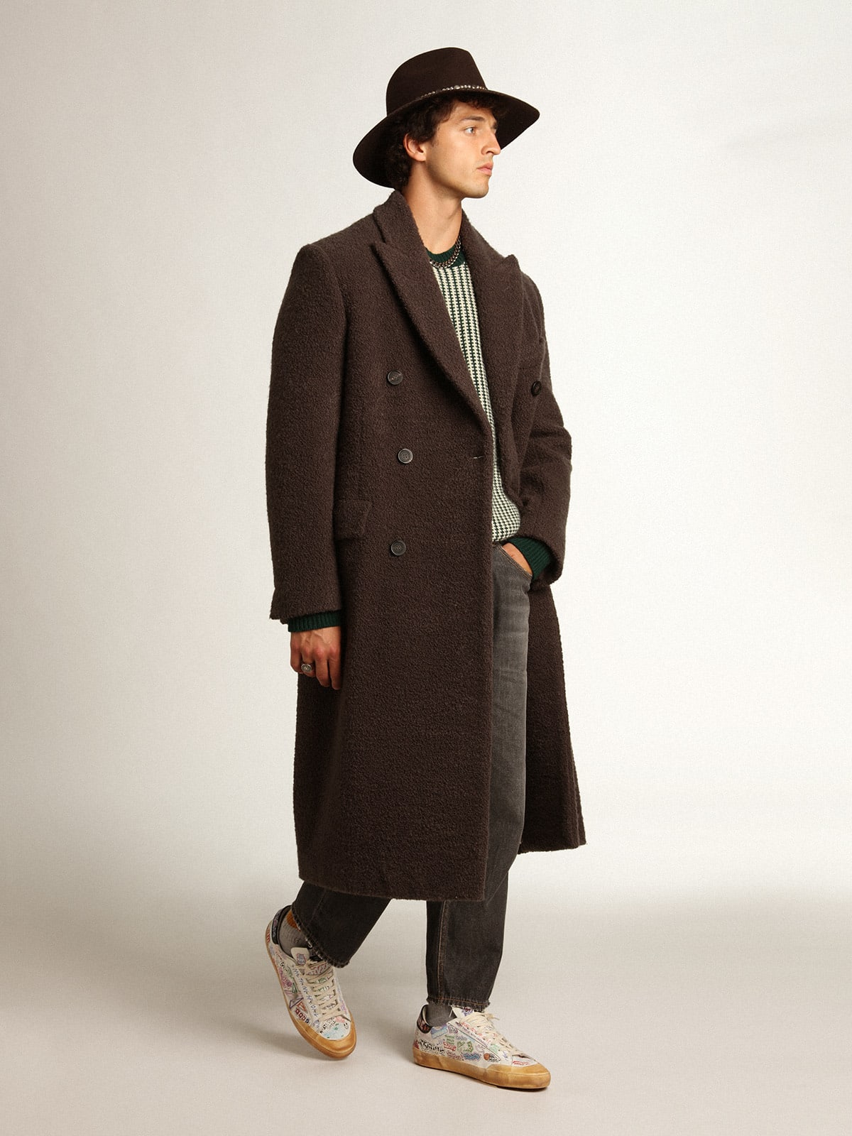 Cappotto doppiopetto Collezione Journey in lana bouclè color liquirizia