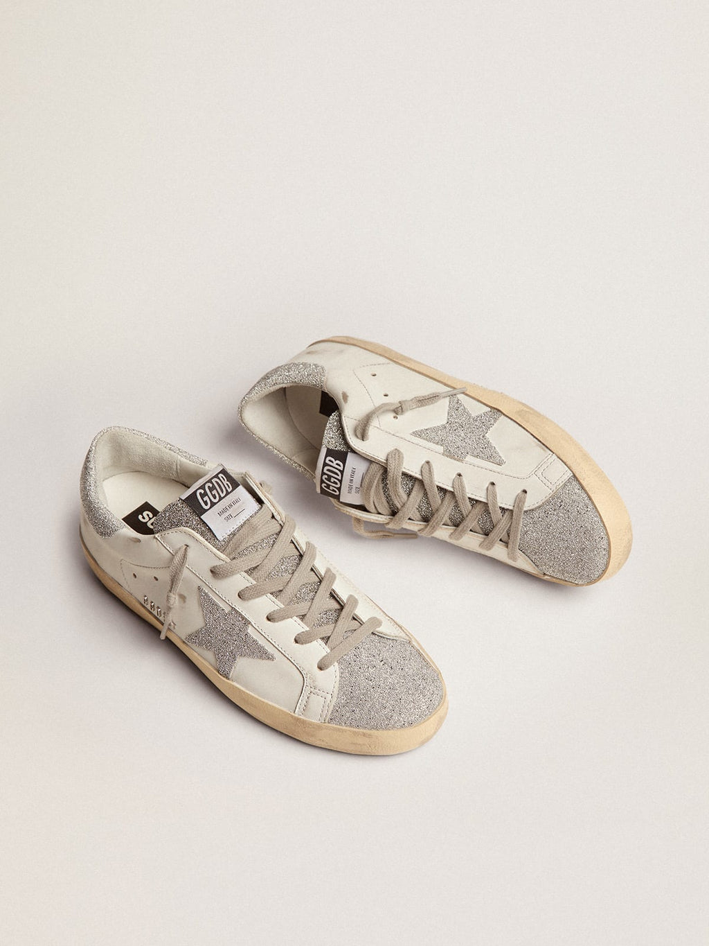 Sneaker Super-Star con tomaia in pelle bianca e inserti in cristalli Swarovski
