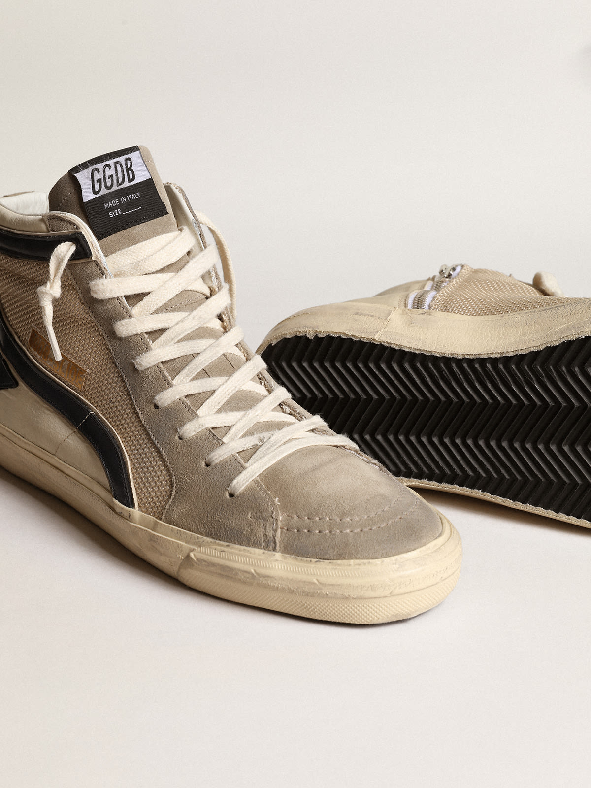 Slide in rete e nylon beige con stella e virgola in pelle blu