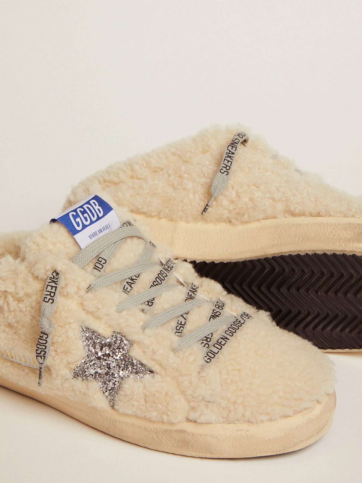 Super-Star Sabot in shearling bianco e stella in glitter