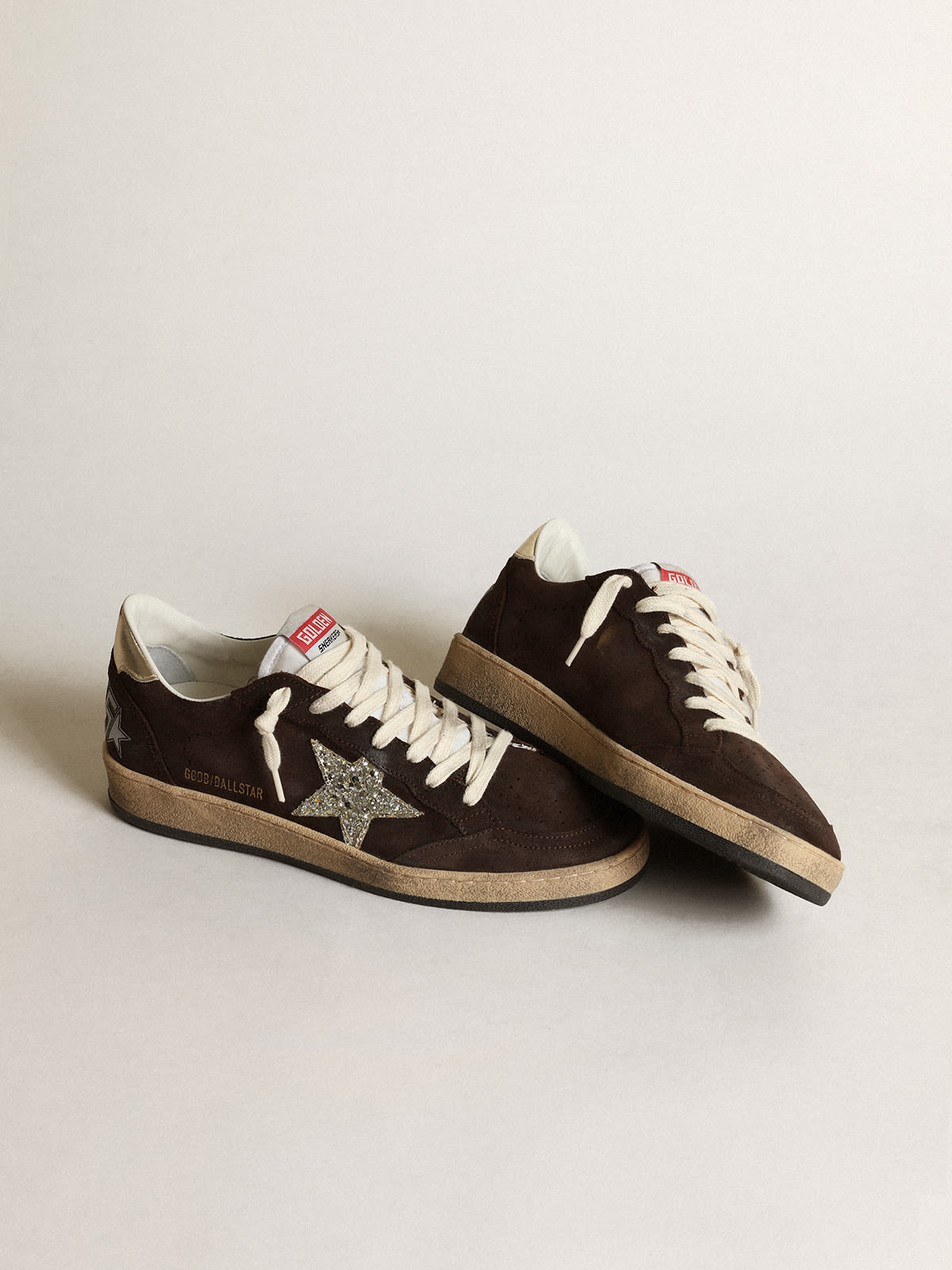 Sneaker Ball Star in suede marrone con stella in glitter platino e linguetta in nylon bianco
