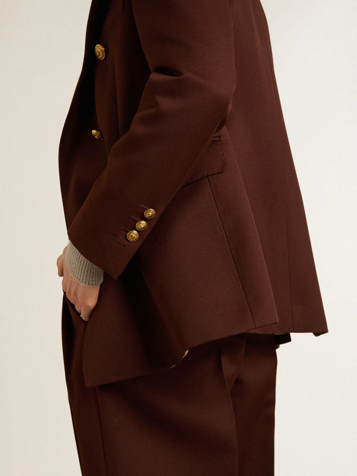 Blazer doppiopetto Collezione Journey in gabardine di lana color chicory coffee con bottoni araldici dorati