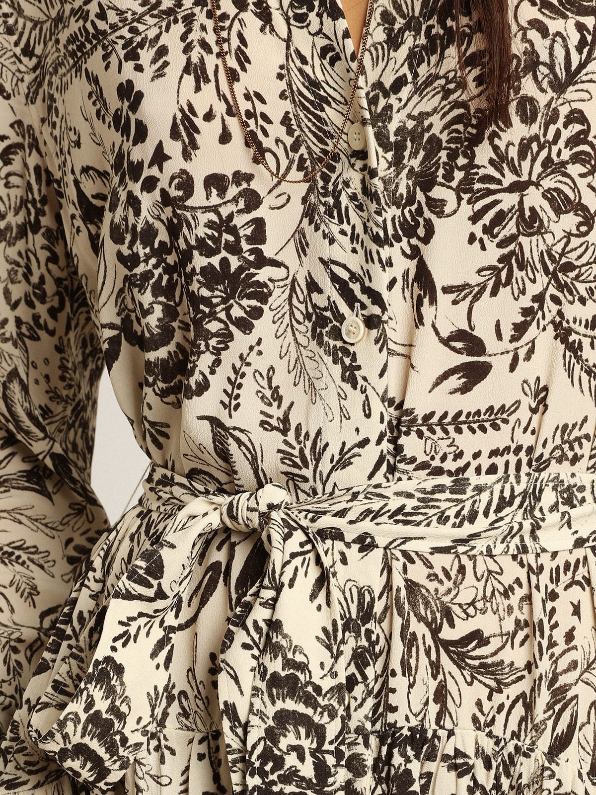 Vestito di colore bianco con stampa toile de jouy nera