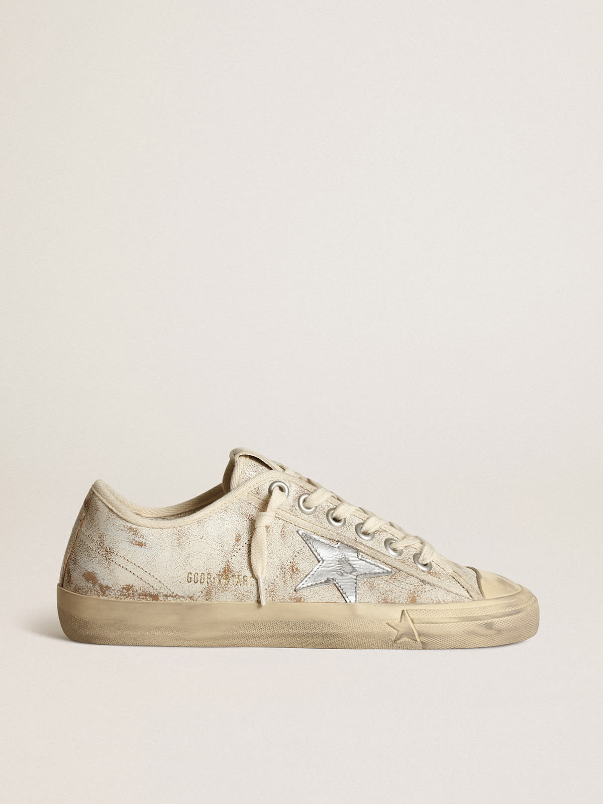 Sneaker V-Star in pelle lucida bianca con stella in pelle laminata color argento