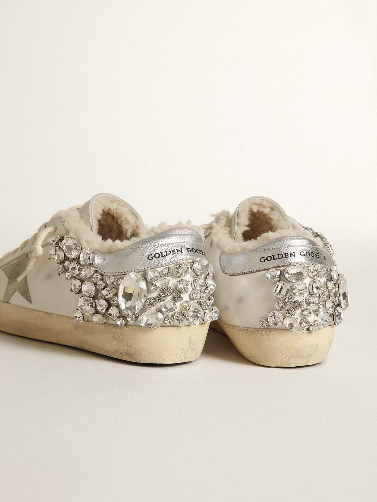 Sneaker Super-Star con fodera in shearling e cristalli applicati