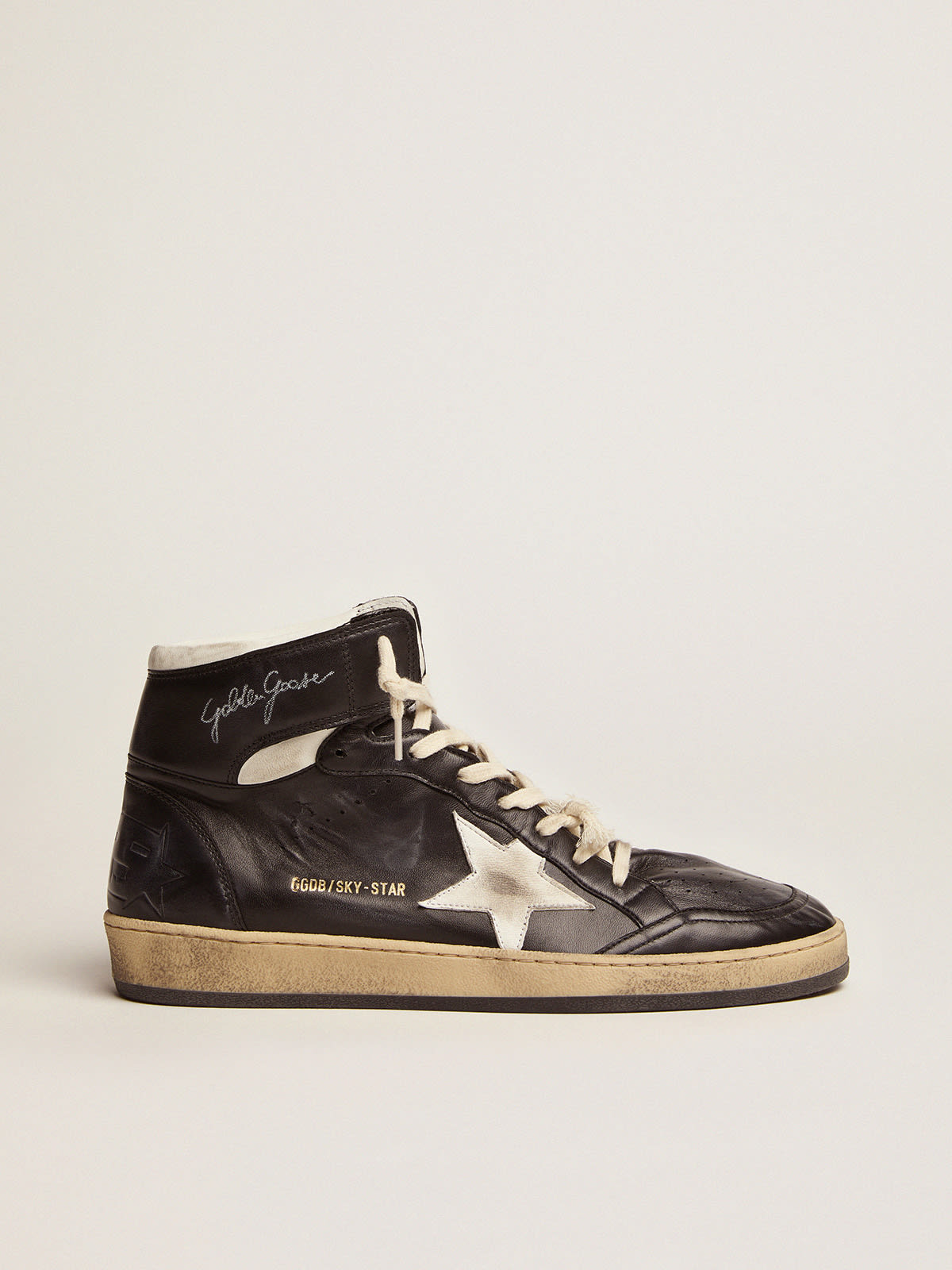 Sneaker Sky-Star in nappa nera con stella in nappa bianca