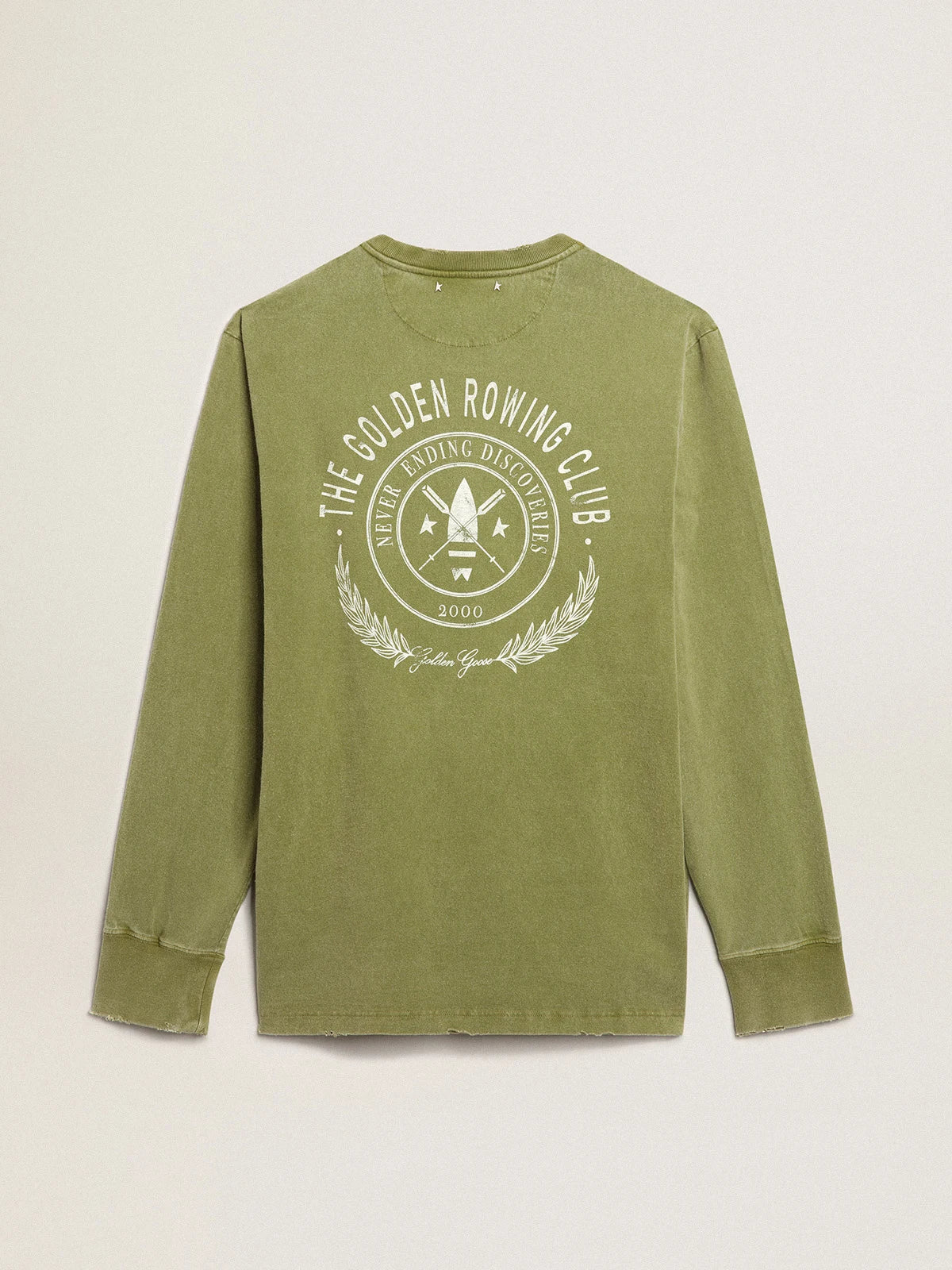 T-shirt di colore pesto con logo bianco sul davanti e sul retro